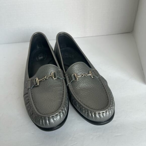 SAS Women’s Metro Tripad Silver Comfort Horsebit Leather Loafers Sz 9 Narrow - Picture 2 of 9
